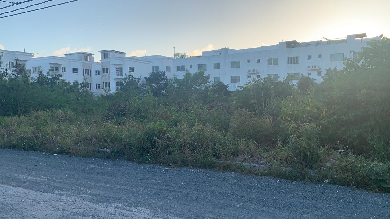 solares y terrenos - SOLAR DE 2,082 METROS EN BAVARO PUNTA CANA 1