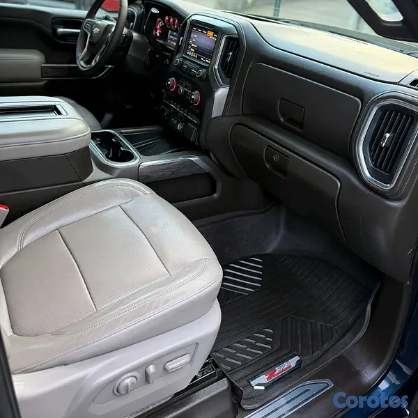 jeepetas y camionetas - Chevrolet Silverado ltz Duramax 2020 8