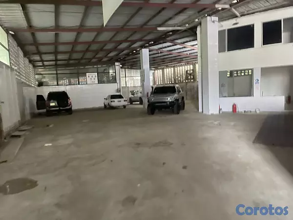 oficinas y locales comerciales - Nave en Engombe  3