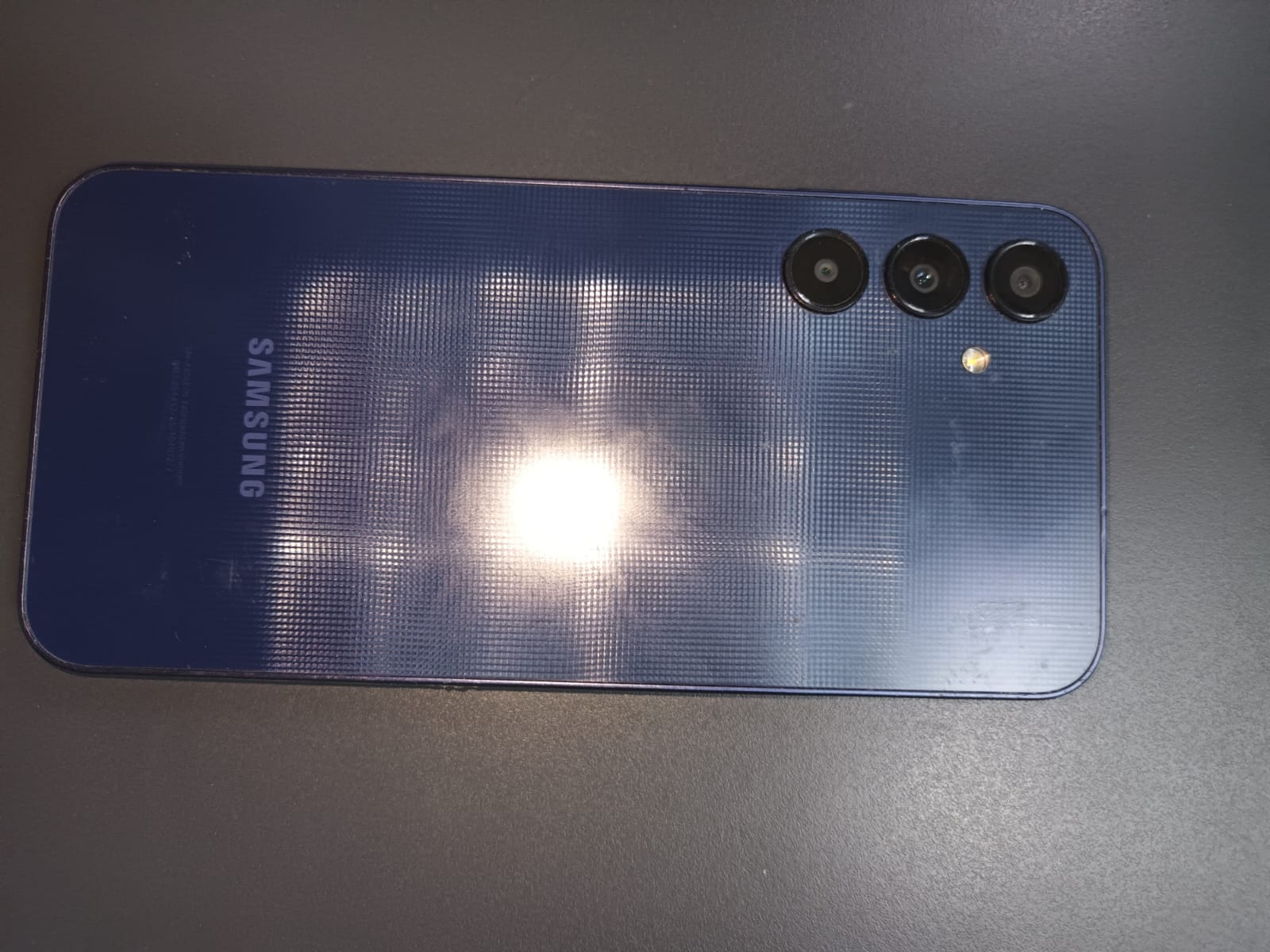 celulares y tabletas - Samsung, A25 5G. En excelentes condiciones 2