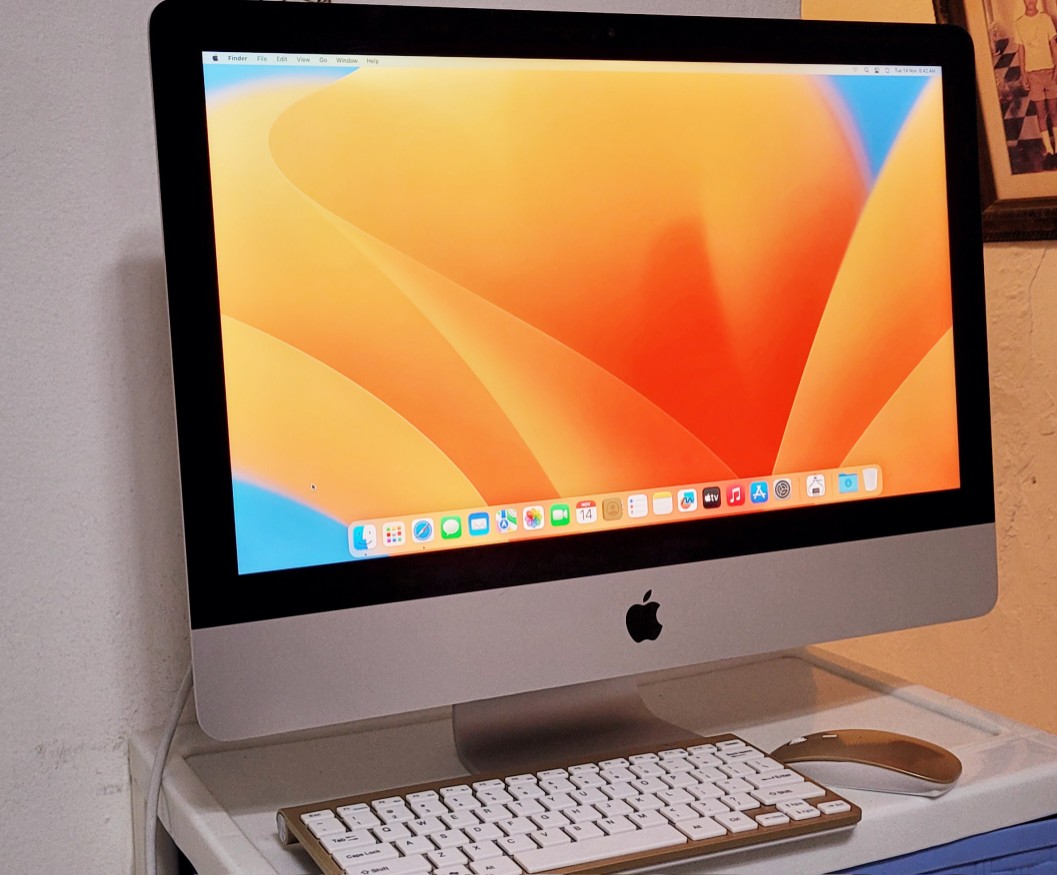 computadoras y laptops - Imac de 21 Pulg Core i5 Ram 8gb ddr4 Disco 1tb año 2017 0