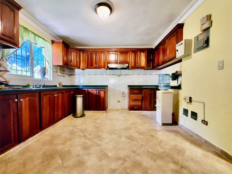 casas - Venta de casa en mirador del este Santo Domingo de 415mts 6