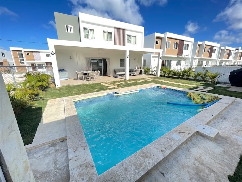 casas vacacionales y villas - Venta de Villa de lujo con piscina en Punta Cana