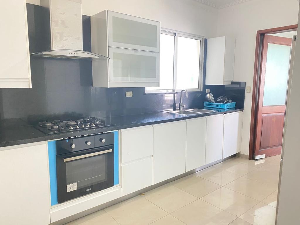apartamentos - Se vende apartamento en Naco 2
