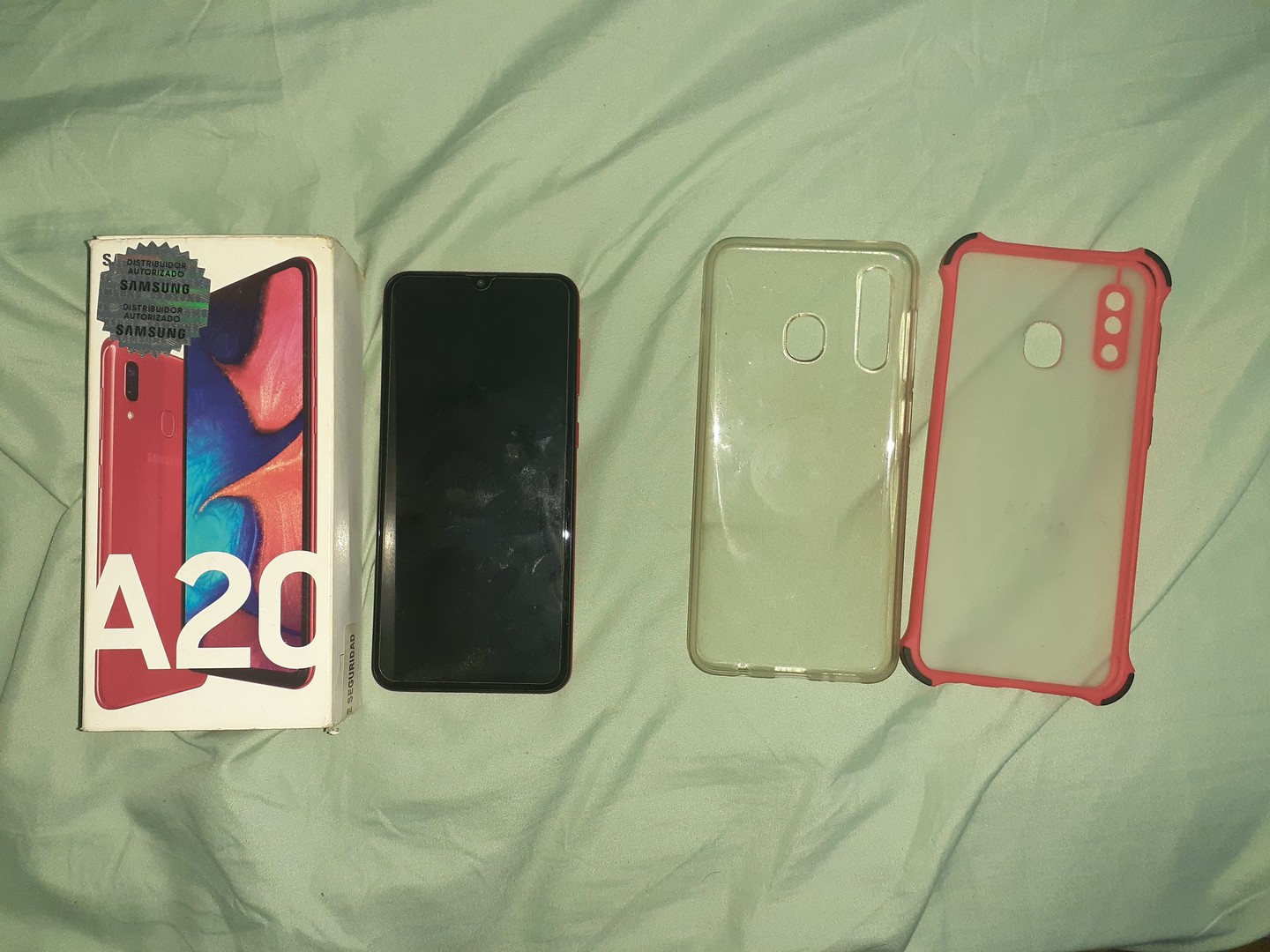 celulares y tabletas - Samsung Galaxy A20 rojo 32gb