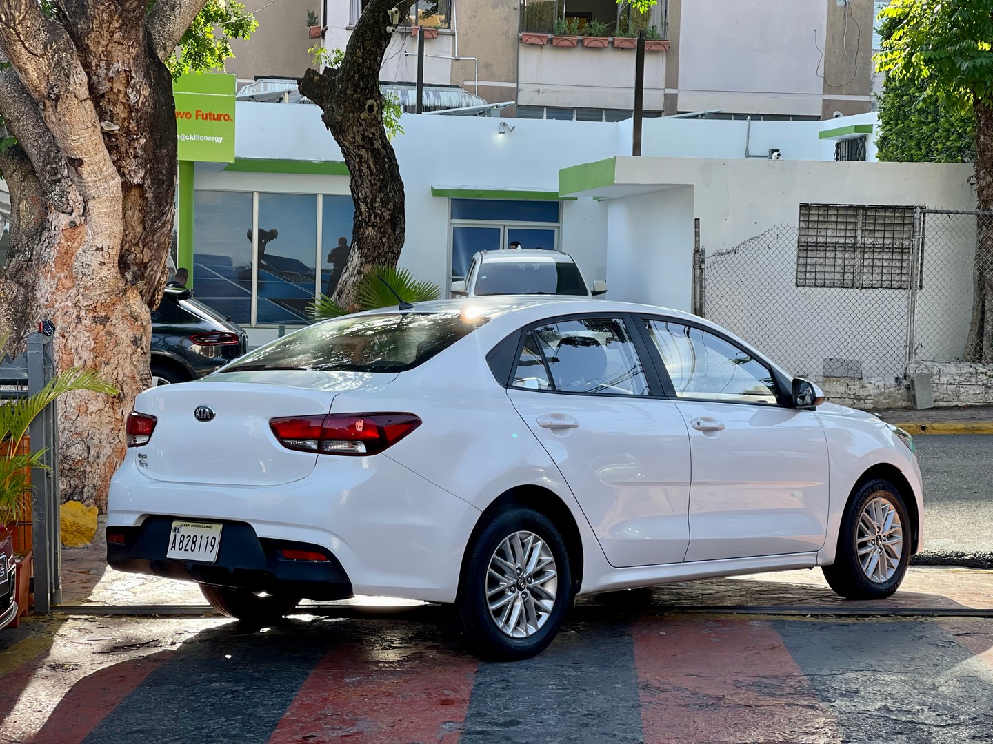 carros - Kia Rio LX Blanco 2018 3