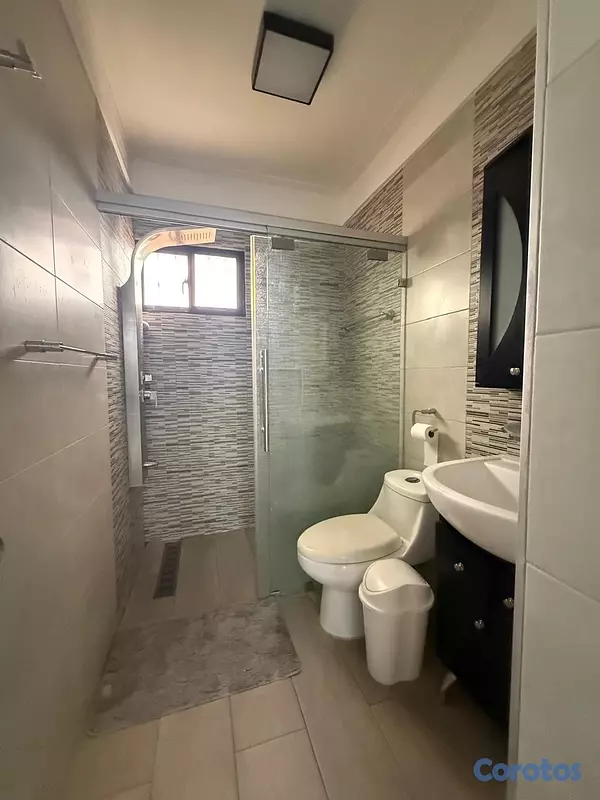 apartamentos - vendo en el millón piso 4 dos habitaciones dos baños parqueo balcón servicio  13