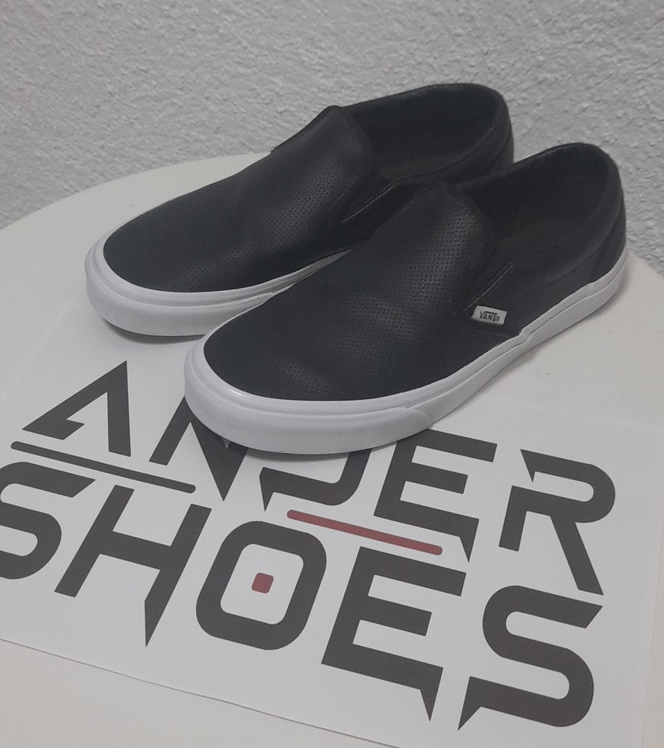 zapatos unisex - Vans negras en piel 100% originales 9.5 OPEN BOX como nuevas 