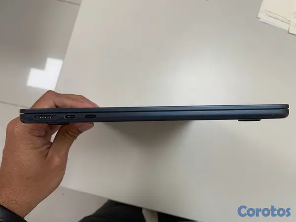 computadoras y laptops - MacBook Air M3 2024. 8GB RAM, 256GB DISCO DURO 4