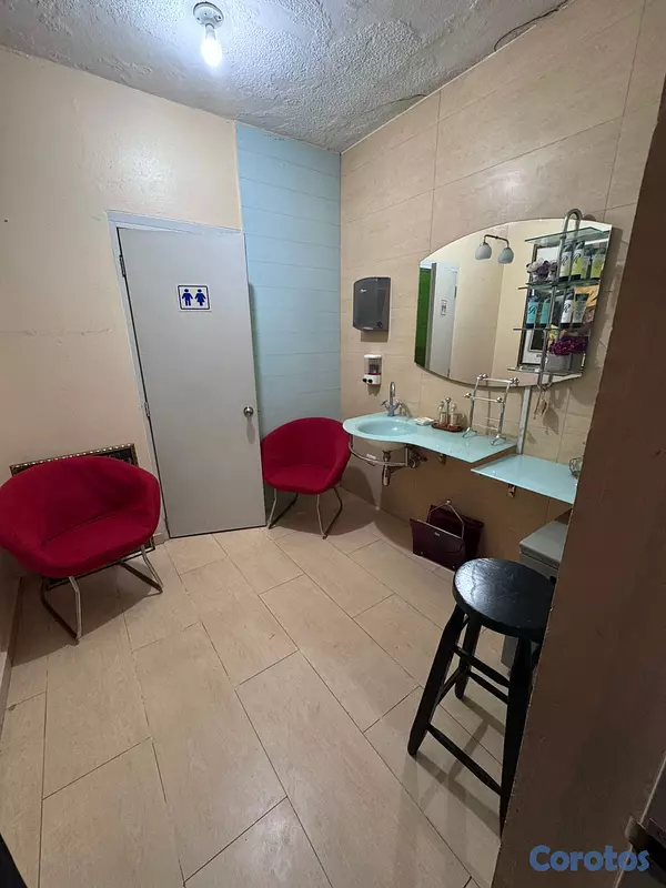 oficinas y locales comerciales - Se alquila edificio ideal para oficinas o negocio  10