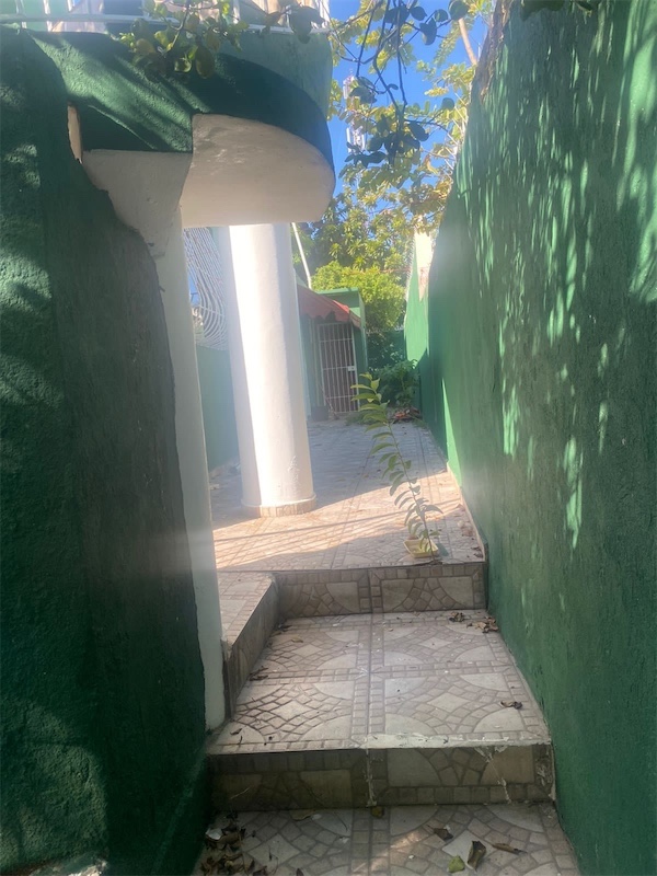 casas - Venta de casa en la Charles de Gaulle Santo Domingo este  4