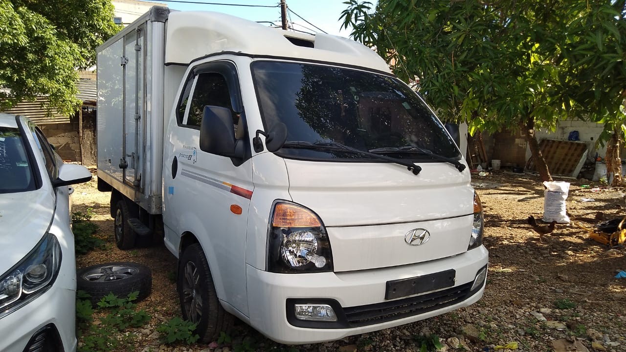jeepetas y camionetas - HYUNDAI PORTER FRIGER 2018 BLANCO  1