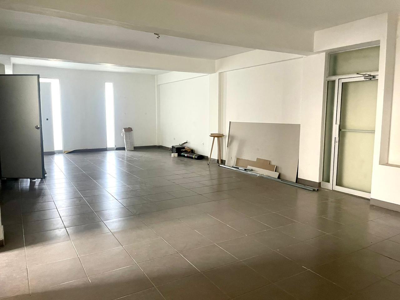 oficinas y locales comerciales - 🔵Alquilo Local 3er piso 110 mts en Naco  1