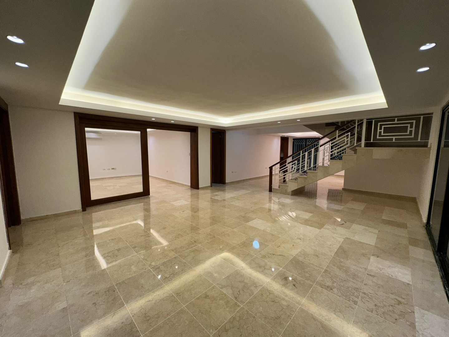 apartamentos - Casa en Alquiler con Línea Blanca
BELLA VISTA SUR
USD 6,300.00

 6