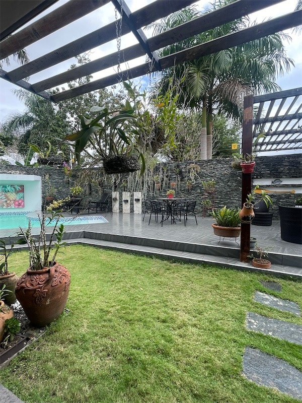 casas - Venta de casa con piscina de 1,159mts en el Distrito Nacional Santo Domingo  6