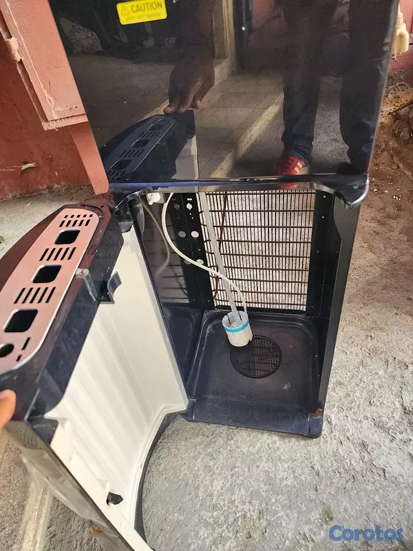 electrodomesticos - bebedero botellón abajo 2