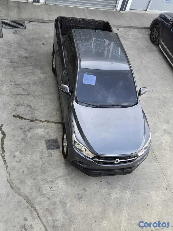 jeepetas y camionetas - KGM REXTON 2021 GRIS OSCURO DIESEL 4