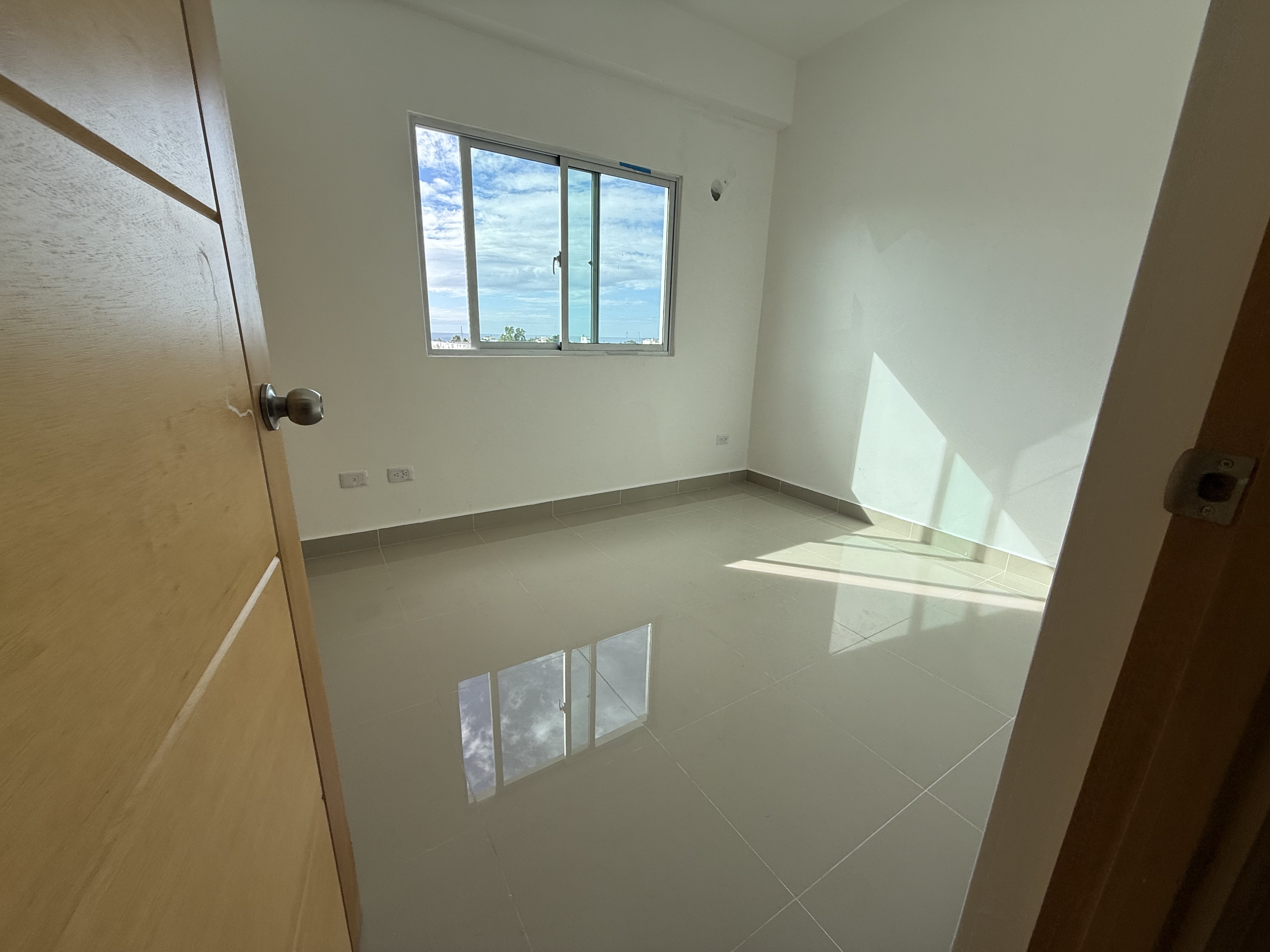 apartamentos - Vendo independencia klm 9 dos hab dos baños parque 8