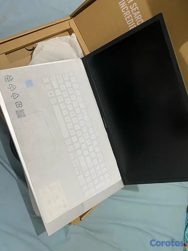 computadoras y laptops - VENDO LAPTOP IDEAL PARA ESTUDIANTE. POCO USO, PRECIO NEGOCIABLE.  7