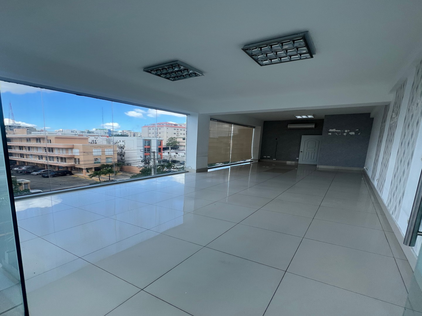 oficinas y locales comerciales - Local Comercial en Bella Vista, Distrito Nacional  0