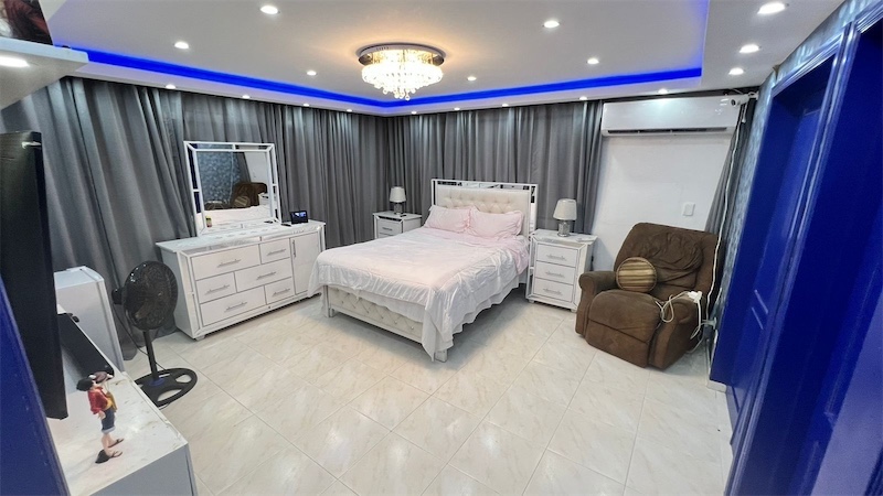casas - Venta de casa en la autopista de san Isidro con 366mts Santo Domingo 5
