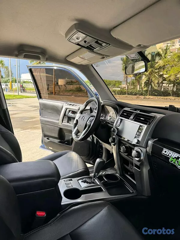 jeepetas y camionetas - Toyota 4runner sr5 2024 5