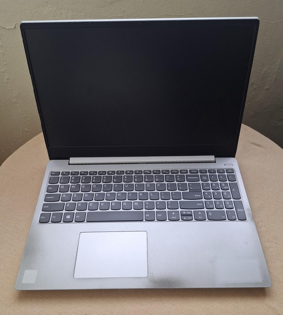 computadoras y laptops - Lenovo 330S. i5, 1Tb. 15.6" 4