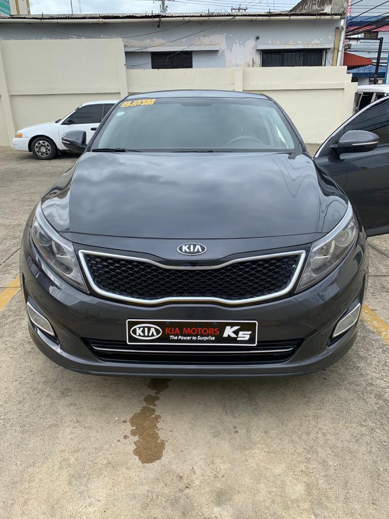 carros - Se vende KIA K5 en excelente condiciones 9/10  como nuevo , color gris oscuro !!