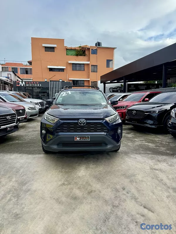 jeepetas y camionetas - Toyota Rav4 XLE AWD 2021 3