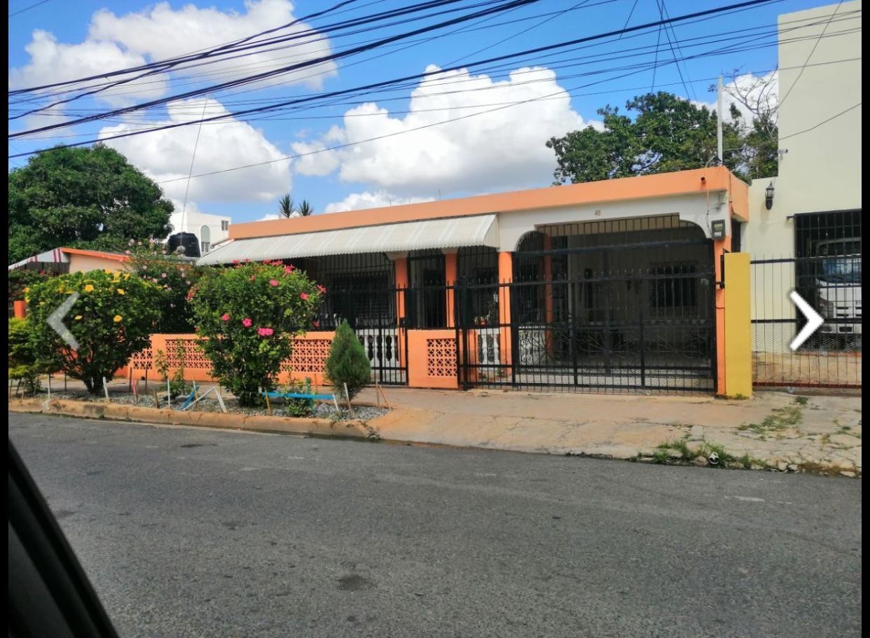 Hermosa casa ideal para inversión o vivirla en la Ave. Venezuela