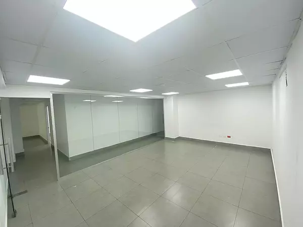 oficinas y locales comerciales - Local en el renacimiento  4