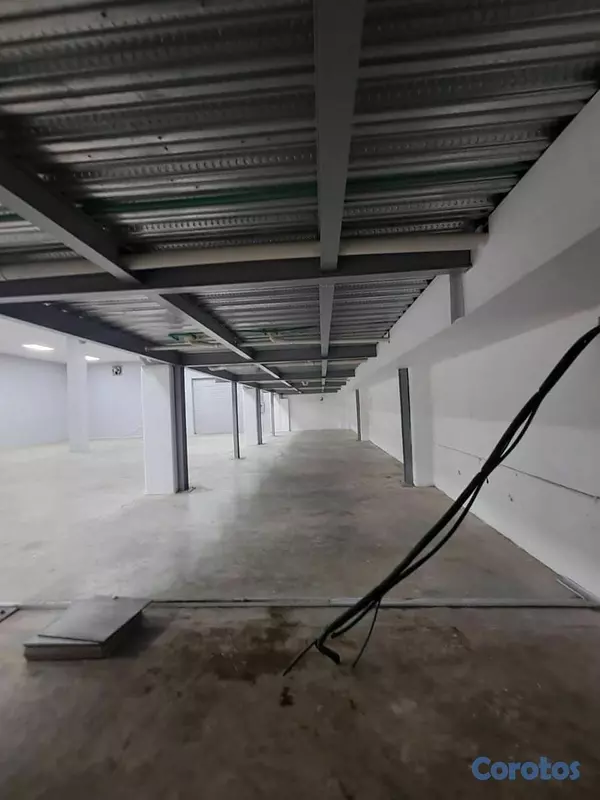 oficinas y locales comerciales - 🔵 Alquilo Nave 450 mts en villa aura  7