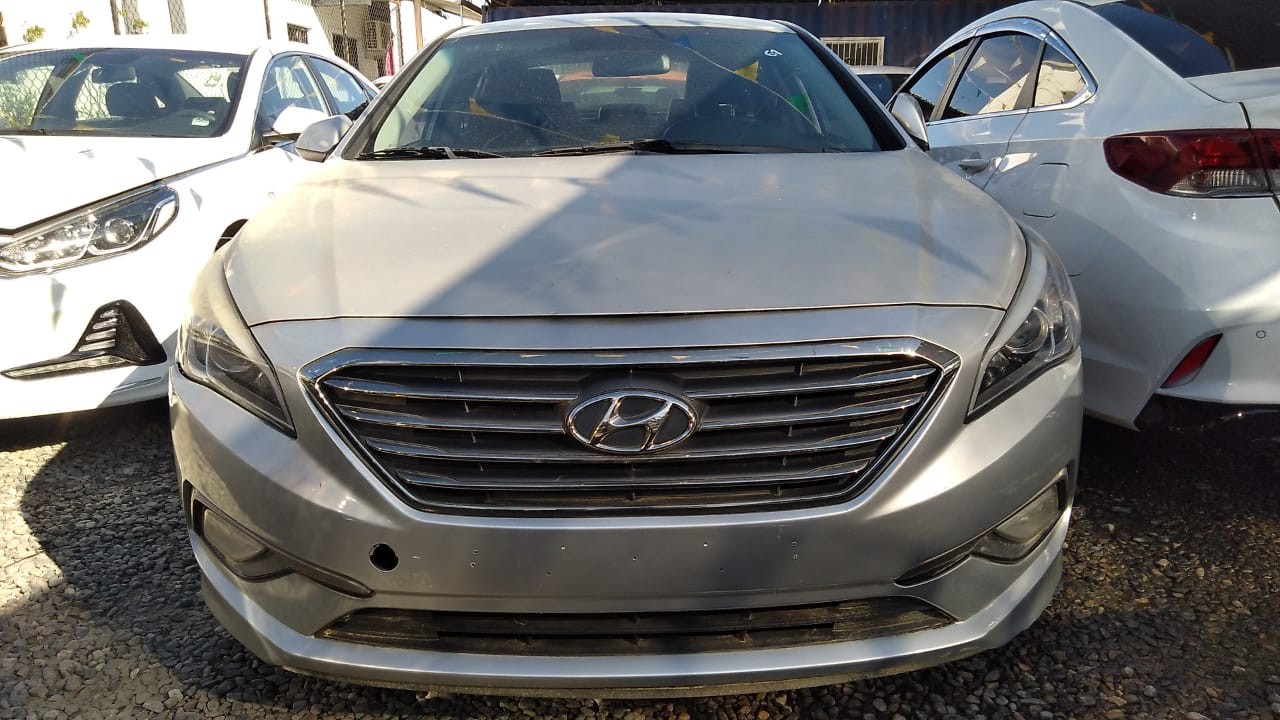 carros - HYUNDAISONATA LF  2016 GRISDESDE: RD$625,100.00
