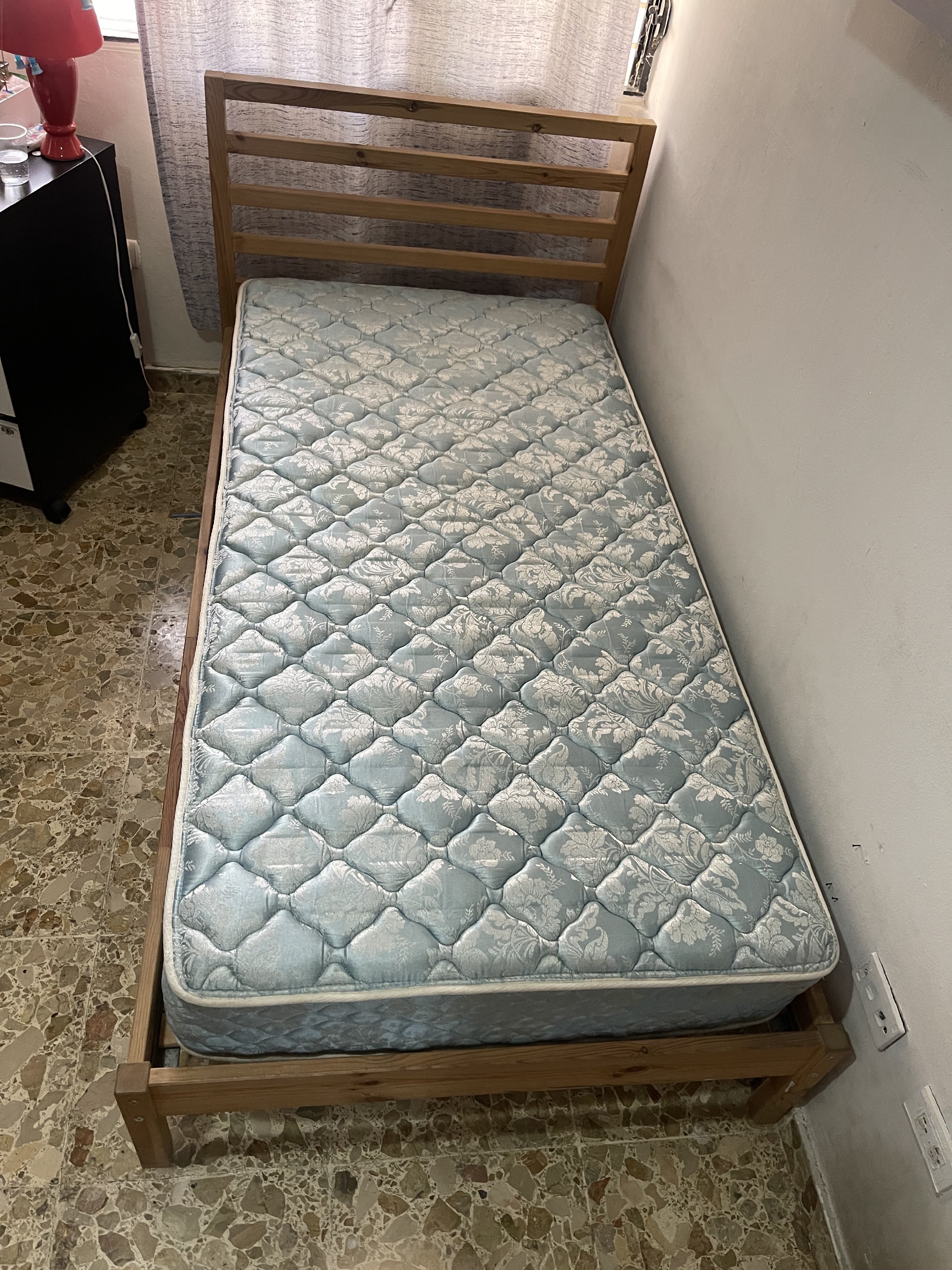 muebles y colchones - Cama Twin de Ikea (incluye colchón) 0