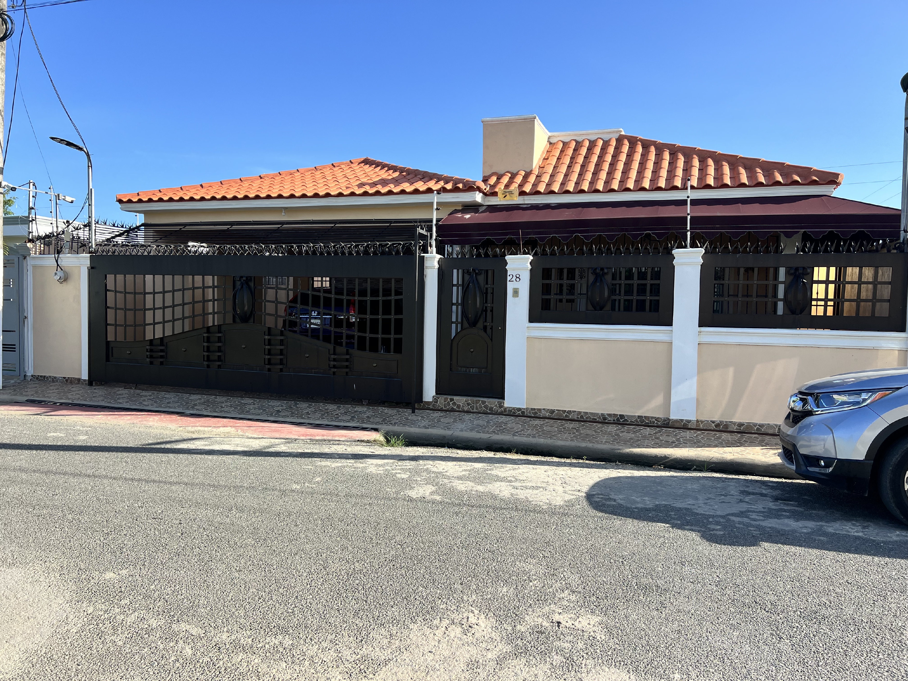 apartamentos - venta de casa en la autopista de san Isidro Santo Domingo este  0