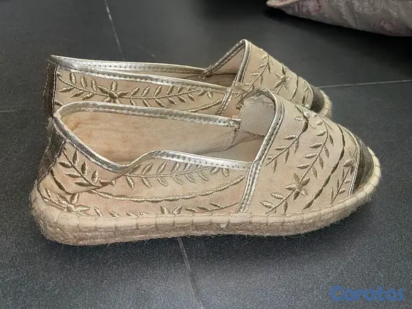 zapatos para mujer - Apargatas cremas con Detalles Dorados 2