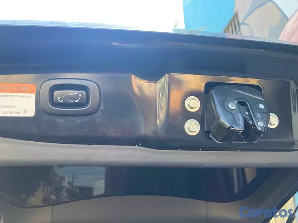 jeepetas y camionetas - Mitsubishi Outlander SE 2.4 MIVEC SUV  13