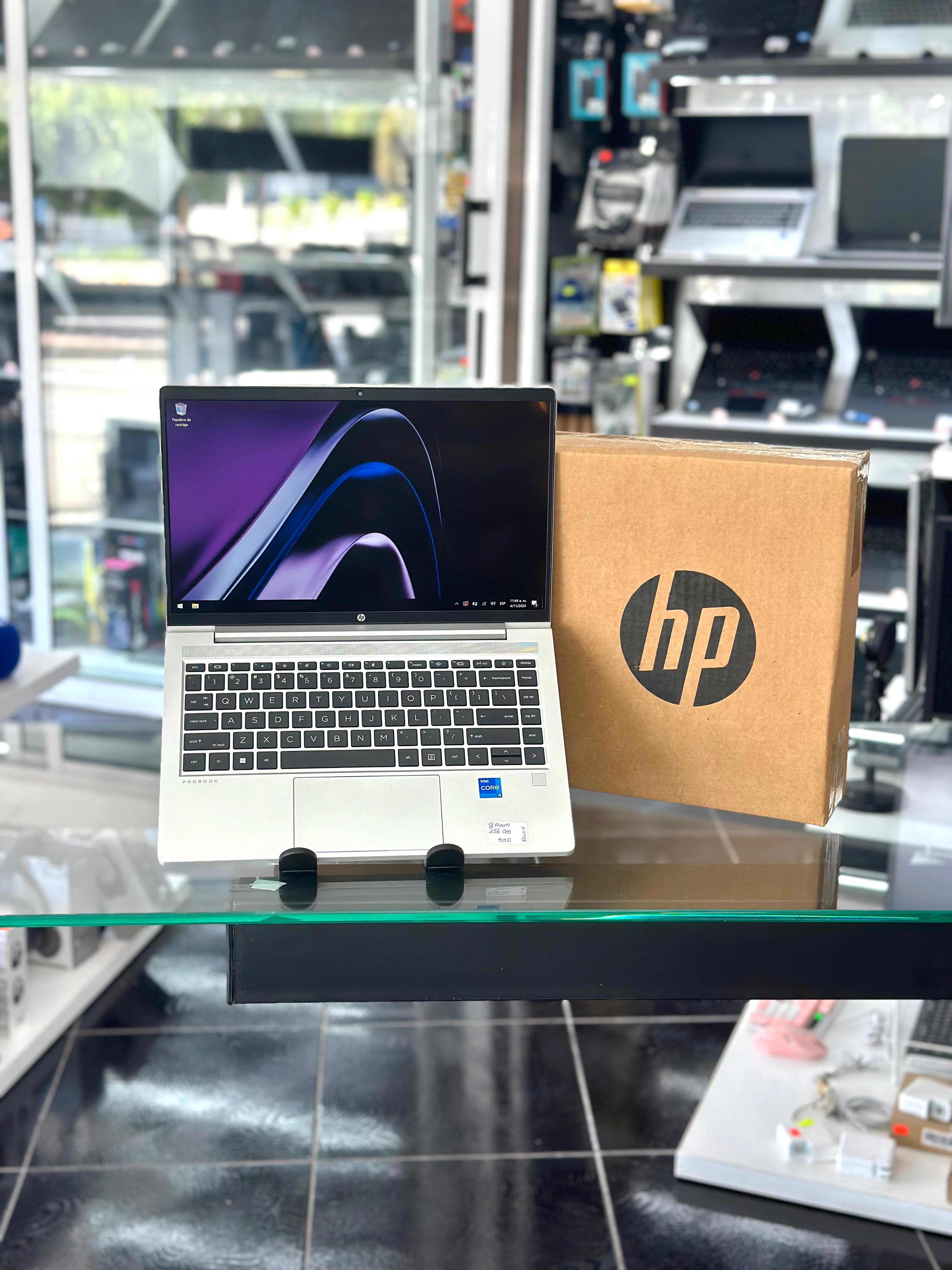 computadoras y laptops - Laptop HP i5 11va gen $24,990 pesitos 1