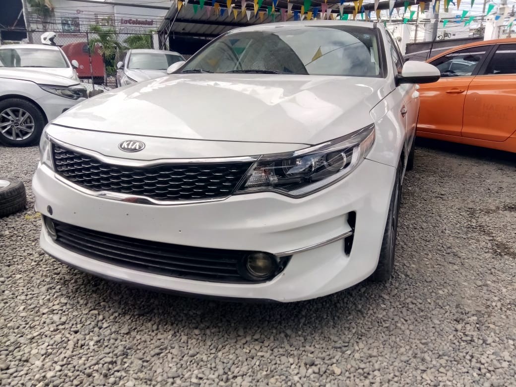 carros - KIA K5 2019 BLANCODESDE: RD$ 800,000.00