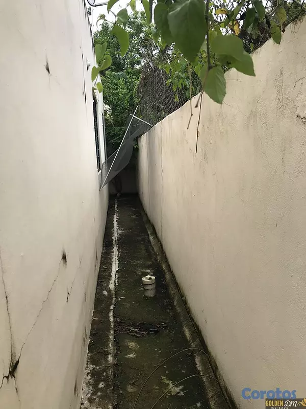 casas - Casa Económica En Venta En Residencial Cerrado En  4