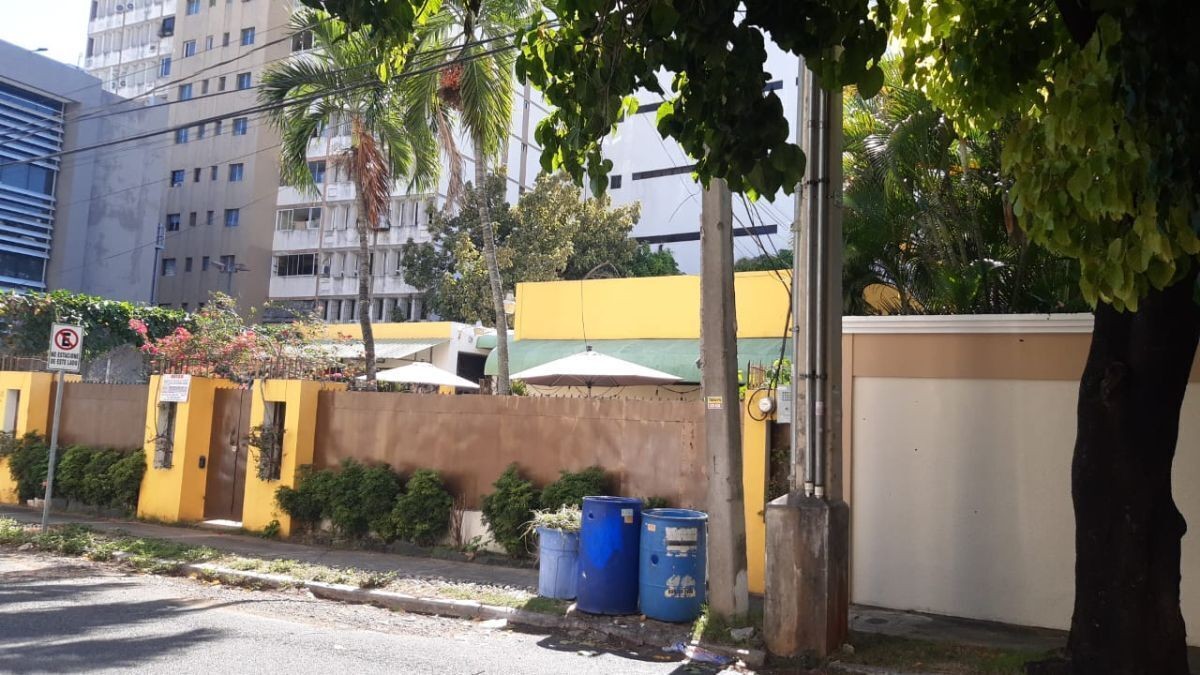 solares y terrenos - Solar en Naco de 1014 metros con Titulo con Plan de pago  2