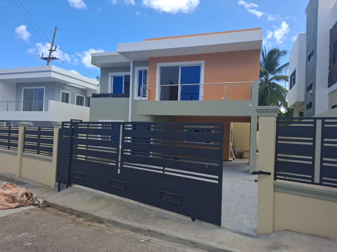 casas - CASA DE LUJO A MINUTOS DE PLAYA EN RESIDENCIAL
