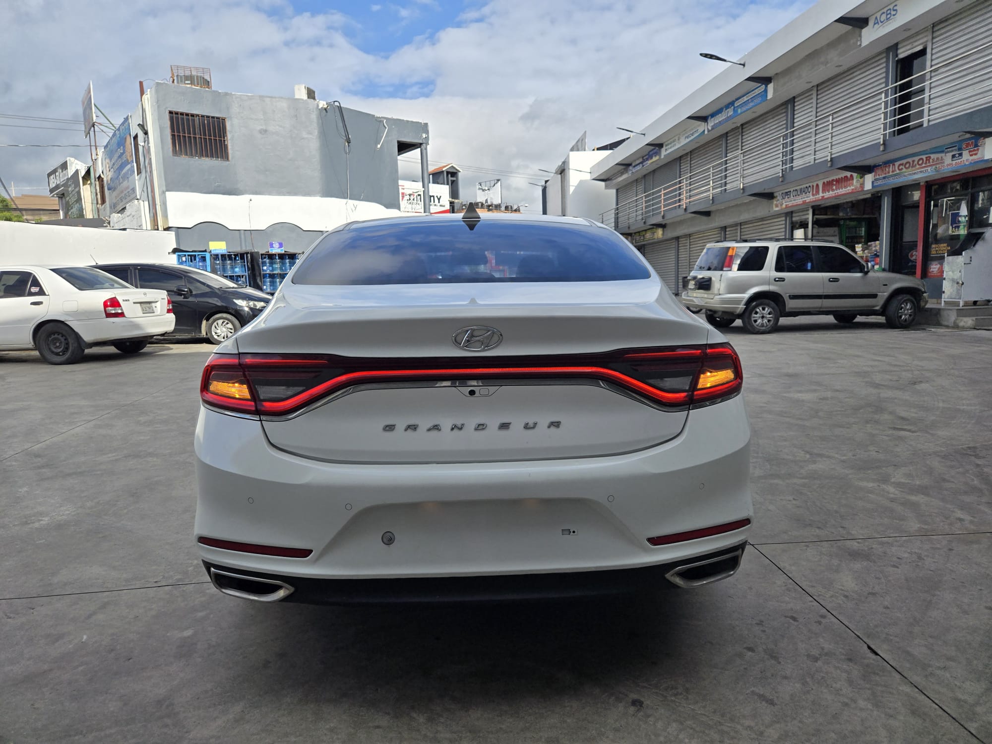 carros - HYUNDAI GRANDEUR 2018 BLANCO 5