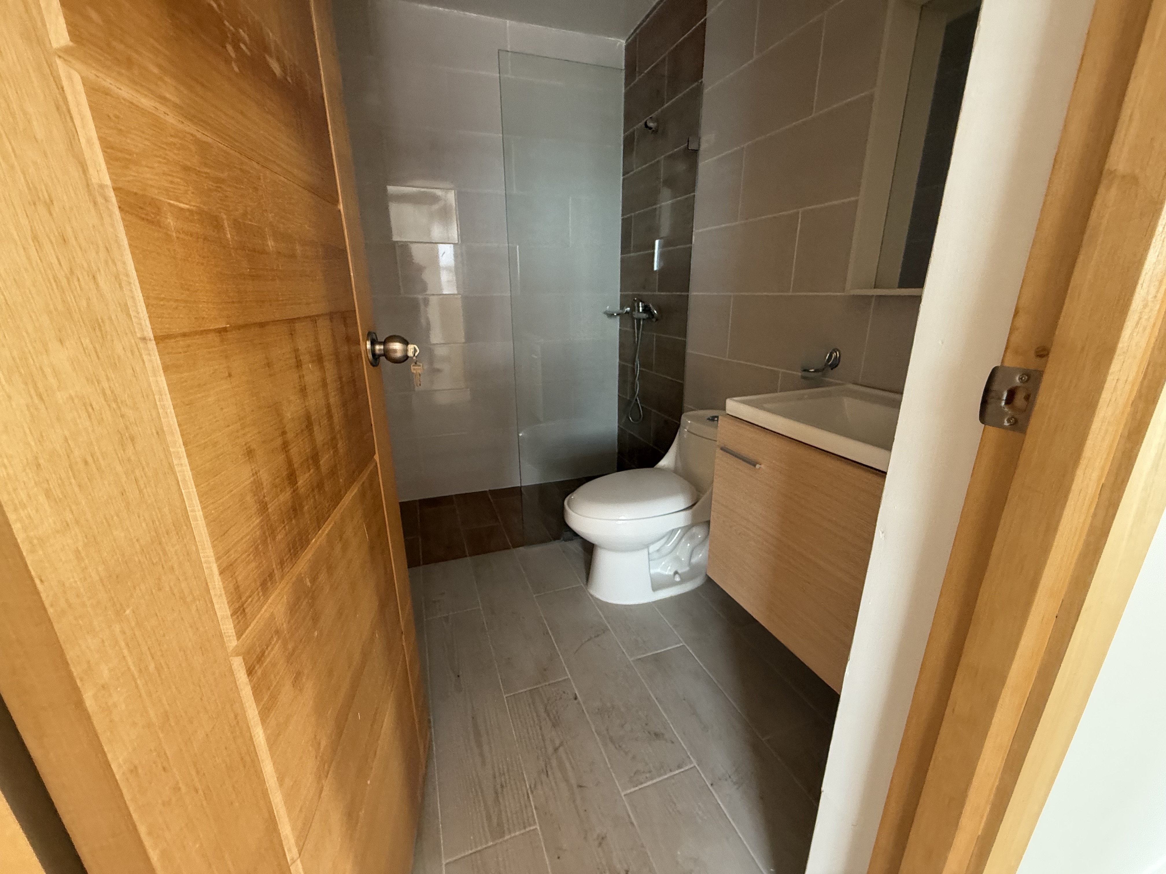 apartamentos - Vendo independencia klm 9 dos hab dos baños parque 9