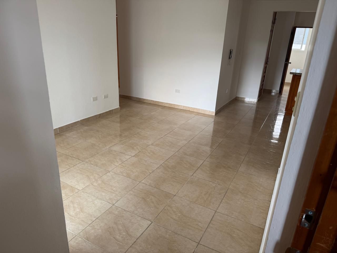 apartamentos - APARTAMENTO EN RENTA EN LOS RIELES DE GURABO. 6