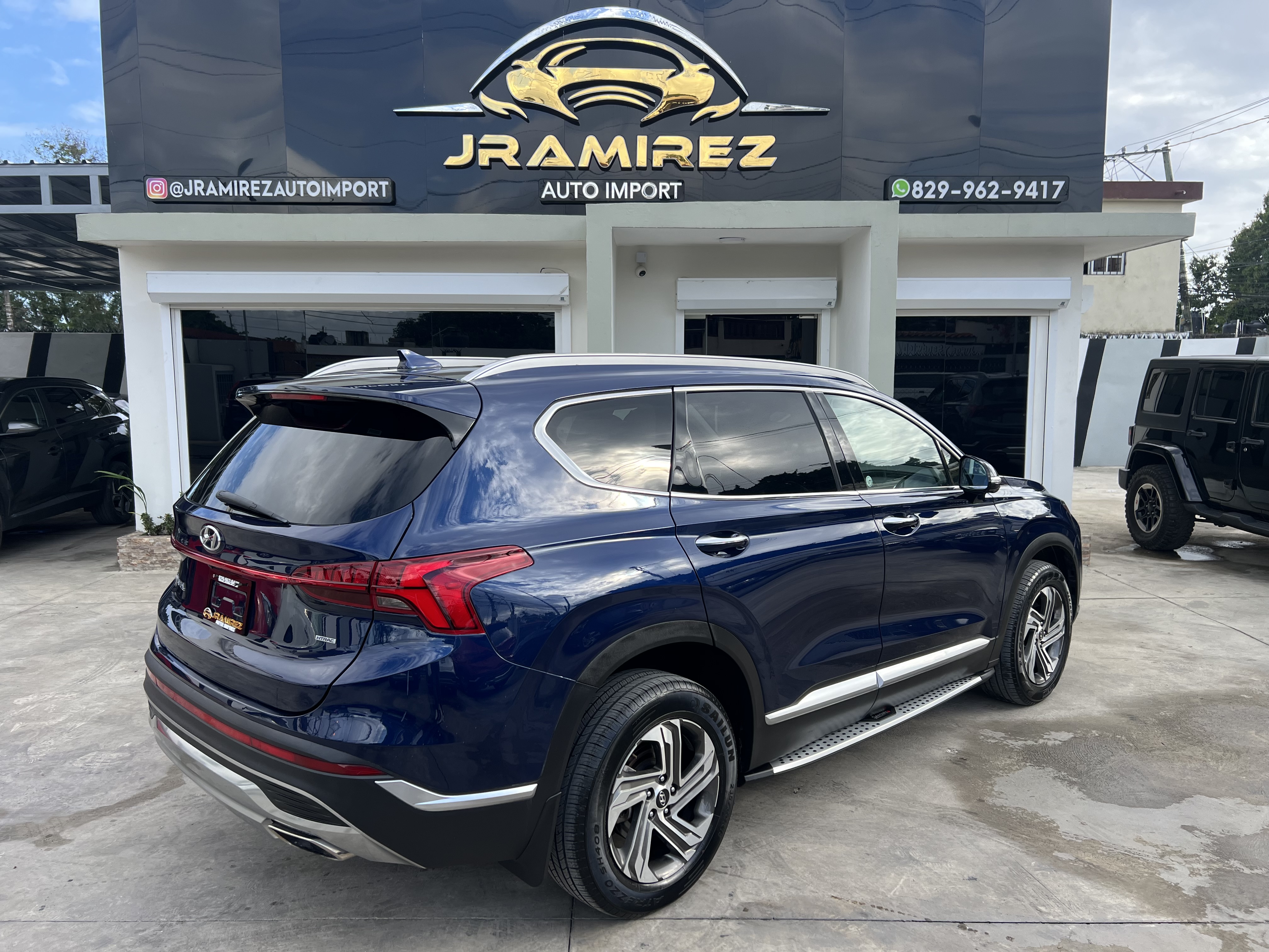jeepetas y camionetas - Hyundai Santa Fe SEL AWD Plus 2023 4