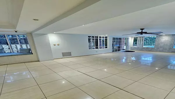 casas - ALQUILER DE CASA EN LA URBANIZACION FERNANDEZ 7