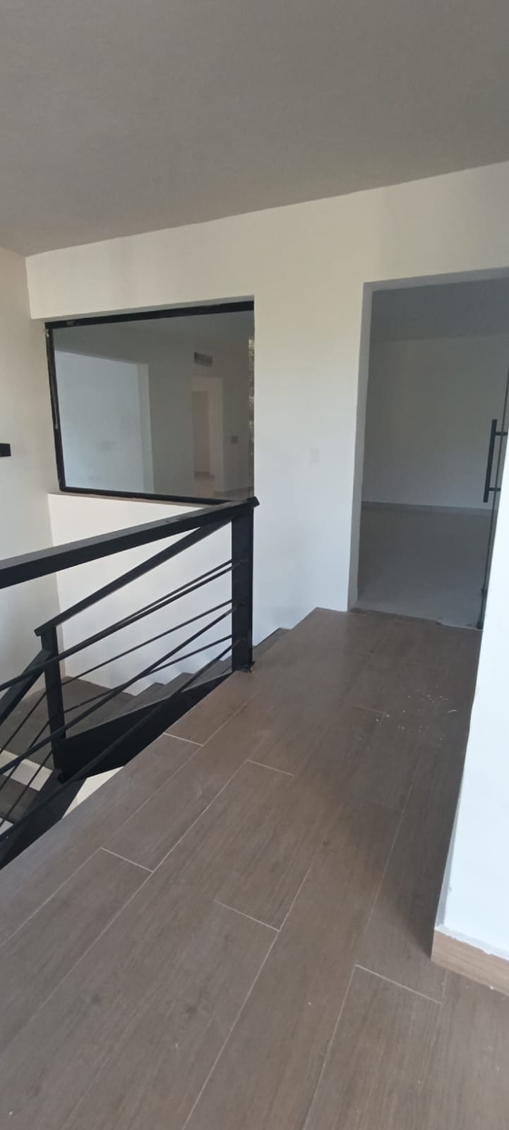 oficinas y locales comerciales - La Julia, Local 122mts en primer nivel con terraza 3