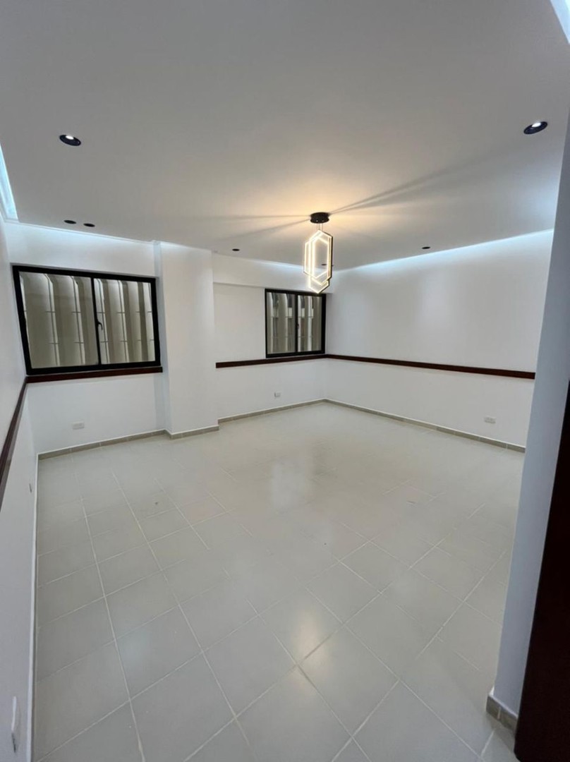 apartamentos - Alquiler de Espacioso Apartamento en Naco con Terraza amplia 3 Hab 3 baños 6