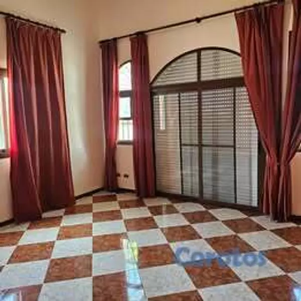 casas - Propiedad en El Ejecutivo 2
